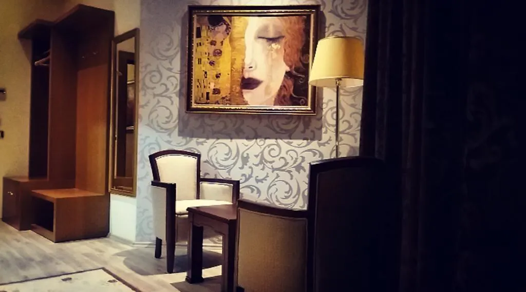 Hotel Austria Tirana 4*,