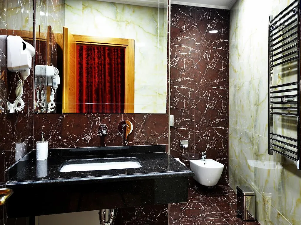 Hotel Austria 4*, Tirana