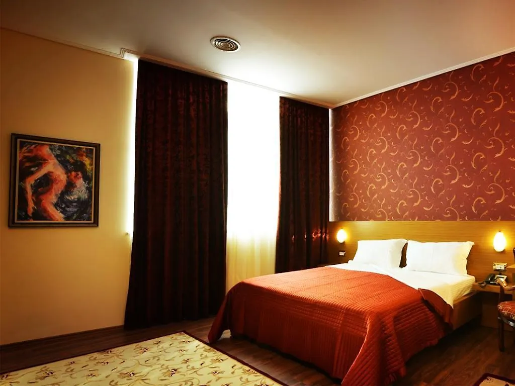 Hotel Austria Τίρανα 4*,