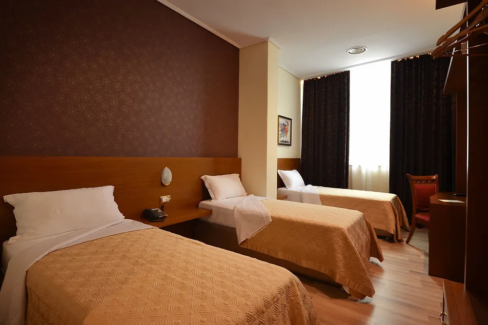 Hotel Austria Τίρανα 4*,